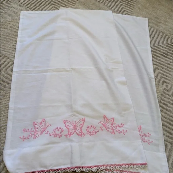 Vintage White and Pink Butterfly Pillowcase Set Of 2 - Picture 5 of 5